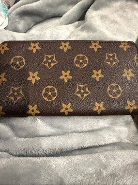 Zip Wallet in Brown and Gold